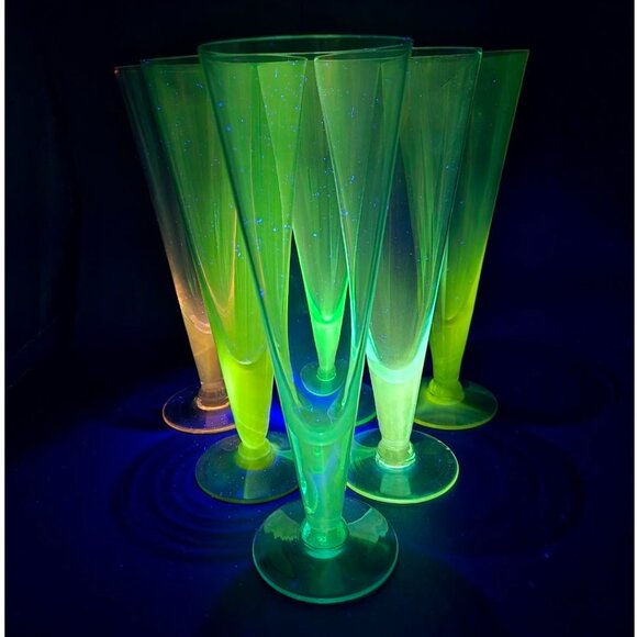 Vintage MCM Multi Colour blown glass Set of 6 Champagne or Pilsner Glasses - Picture 1 of 7